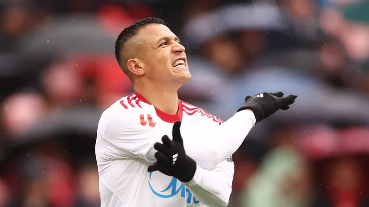Alexis Sánchez fue criticado duramente por la prensa española