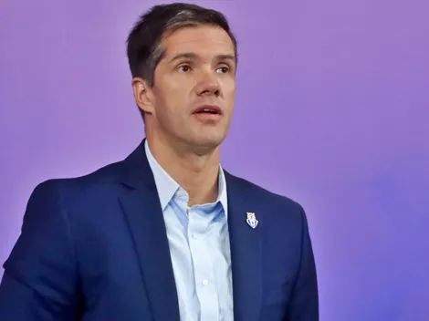 "Mentiroso y manipulador": Furioso ataque a Clark tras adiós de la U