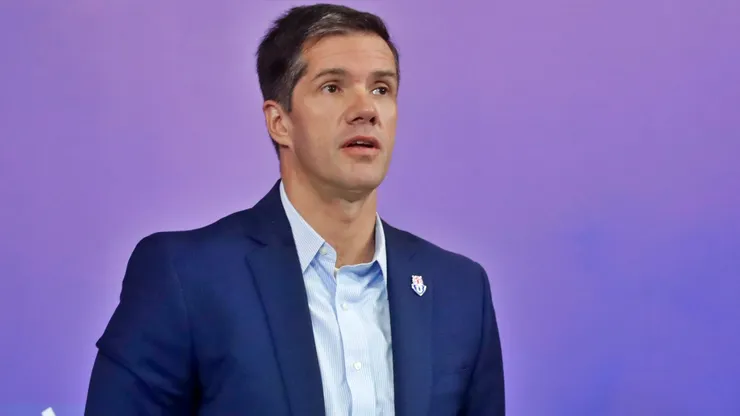 Michael Clark renunció a la presidencia de Azul Azul.