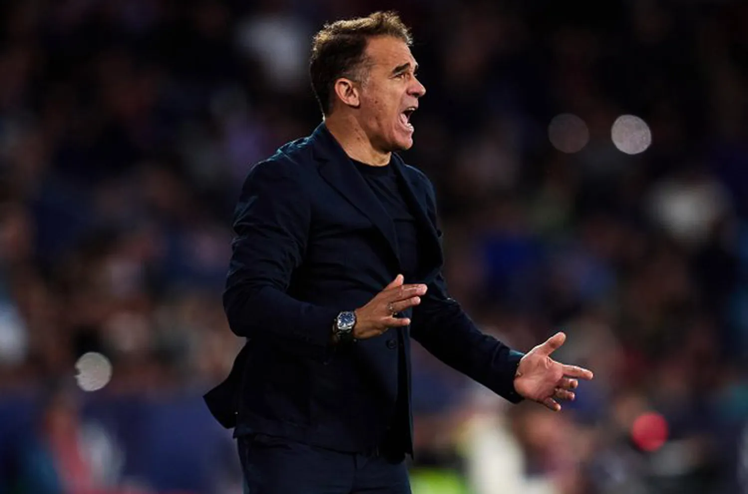 Luis García Plaza en picada contra su plantel. (Foto: Sevilla)