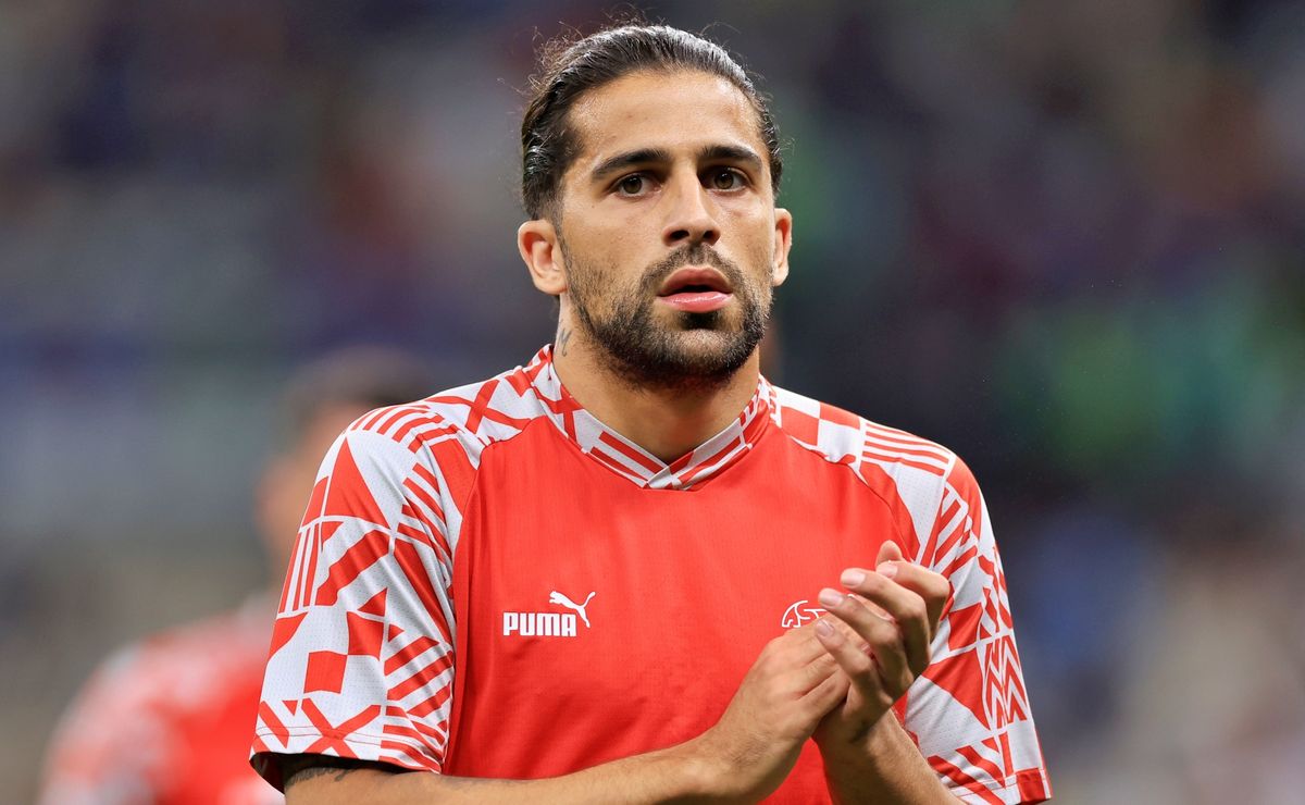 ¿Nuevo refuerzo? El suizo Ricardo Rodríguez revela que es hincha de Colo Colo por su mamá y abuelos