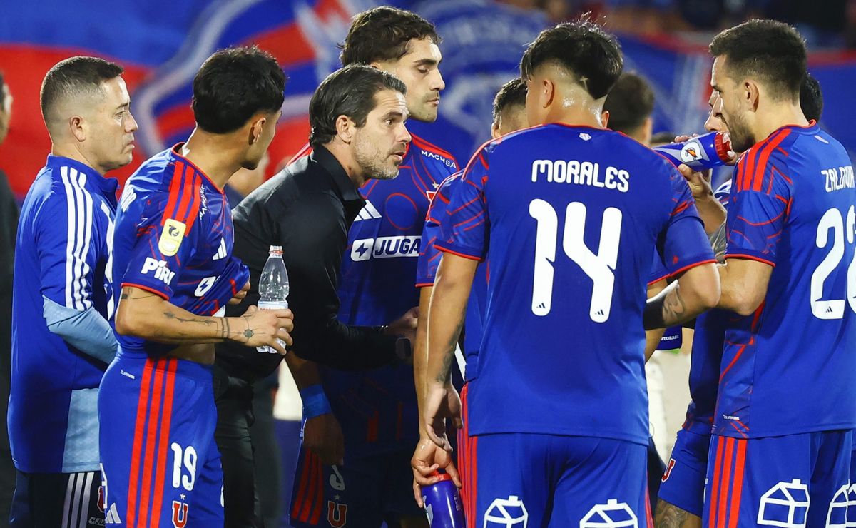 ¿Llega Charles? La formación que prepara U. de Chile para el clásico universitario