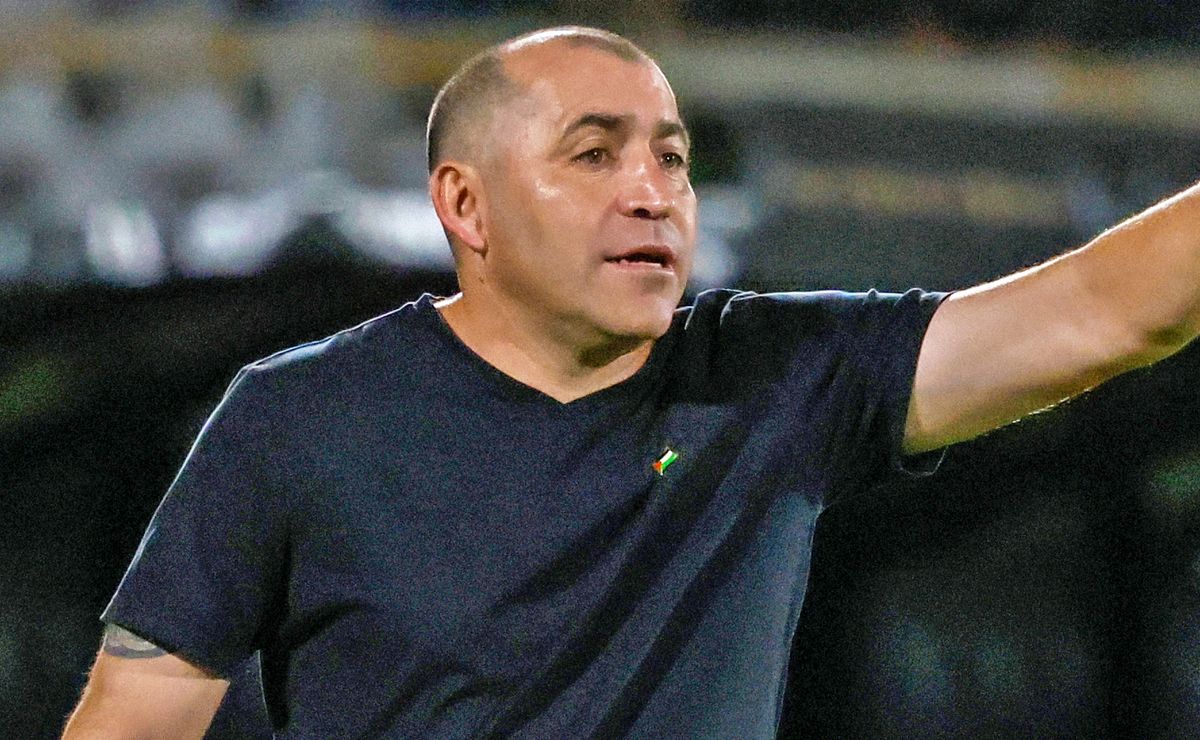 Los dos argentinos que Palestino tiene en carpeta tras despedir a la Nona Muñoz