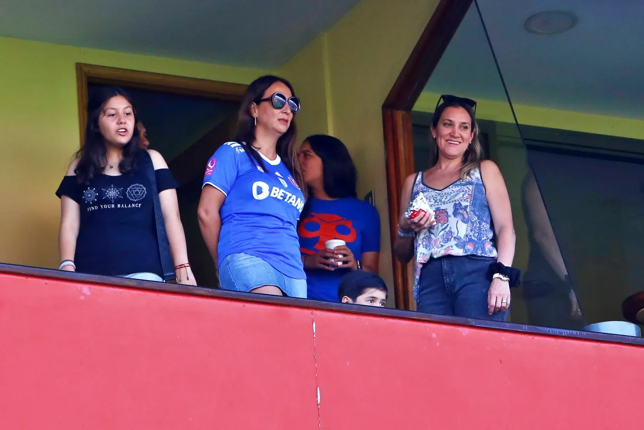 Cecilia Pérez, fanática de Universidad de Chile, que asumirá la presidencia de Azul Azul (Photosport)