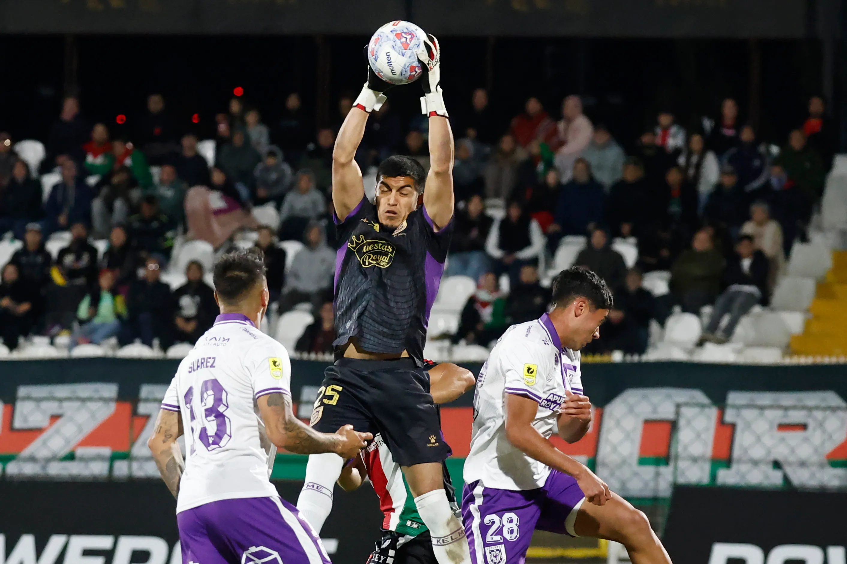 Nicolás Araya tuvo un muy buen partido en el triunfo del Conce ante el Tino. (Dragomir Yankovic/Photosport).