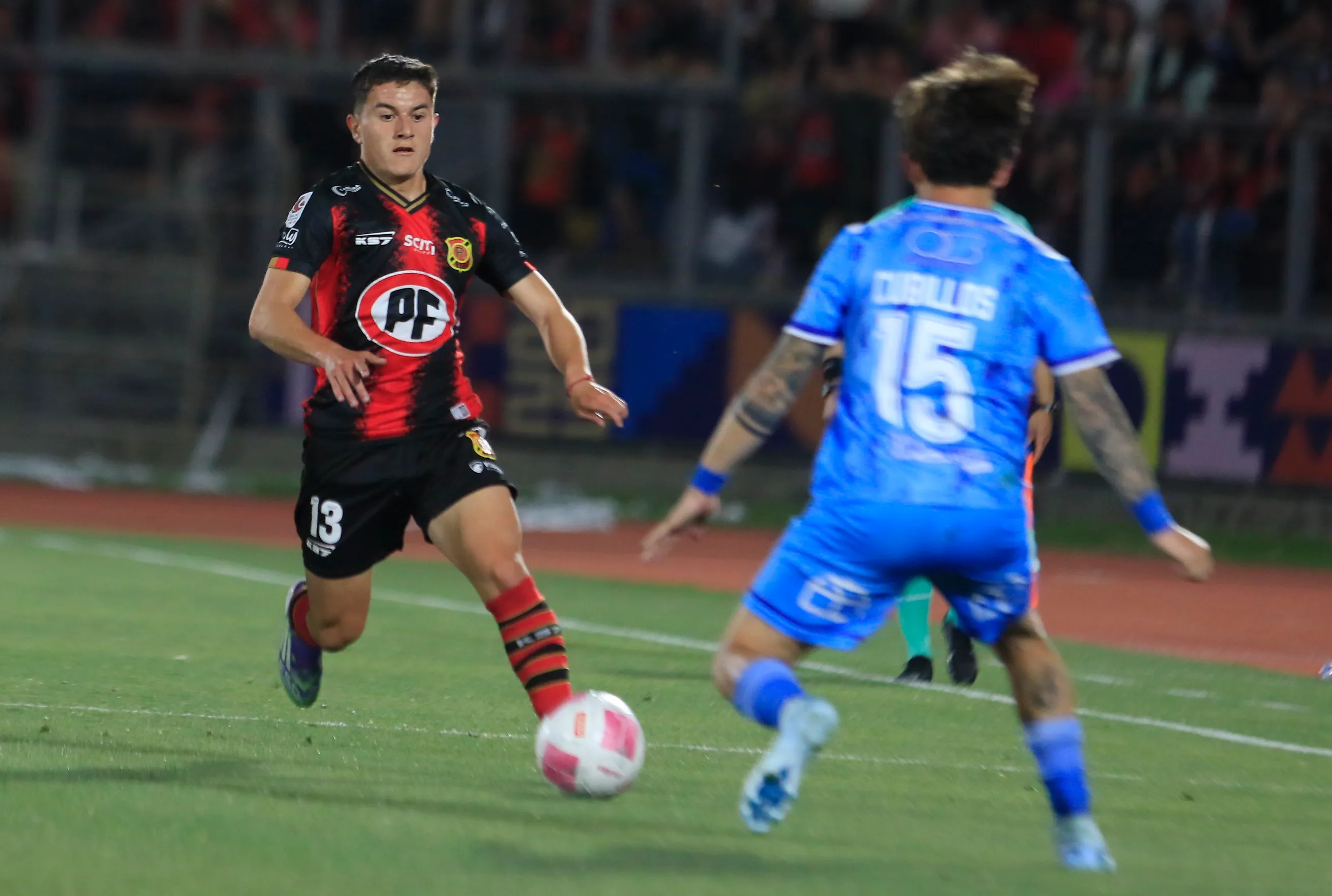 Agustín Mora comenzó como volante, pero se consolidó como lateral izquierdo en Rangers. (Jose Robles/Photosport).