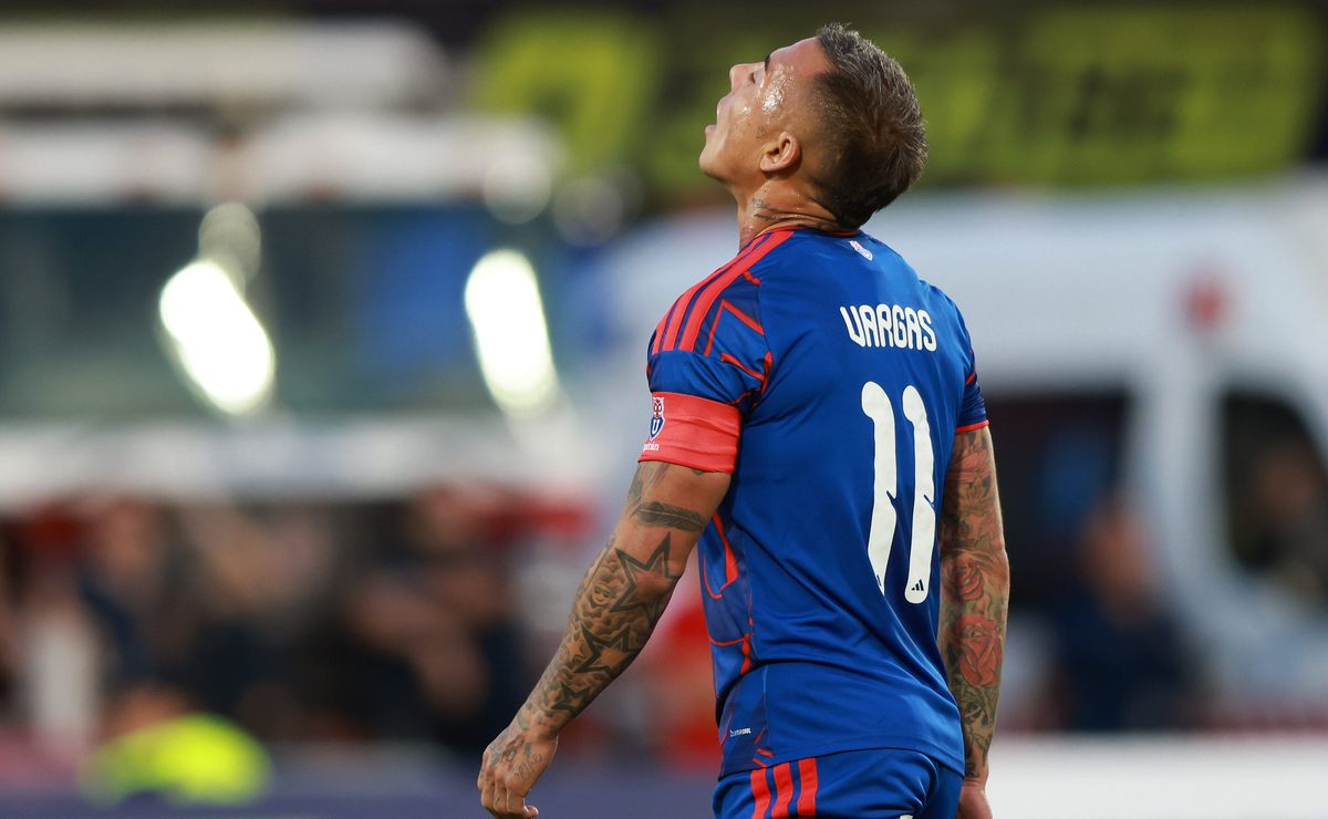 La teoría que explica que Eduardo Vargas fue confirmado como baja en el Clásico Universitario