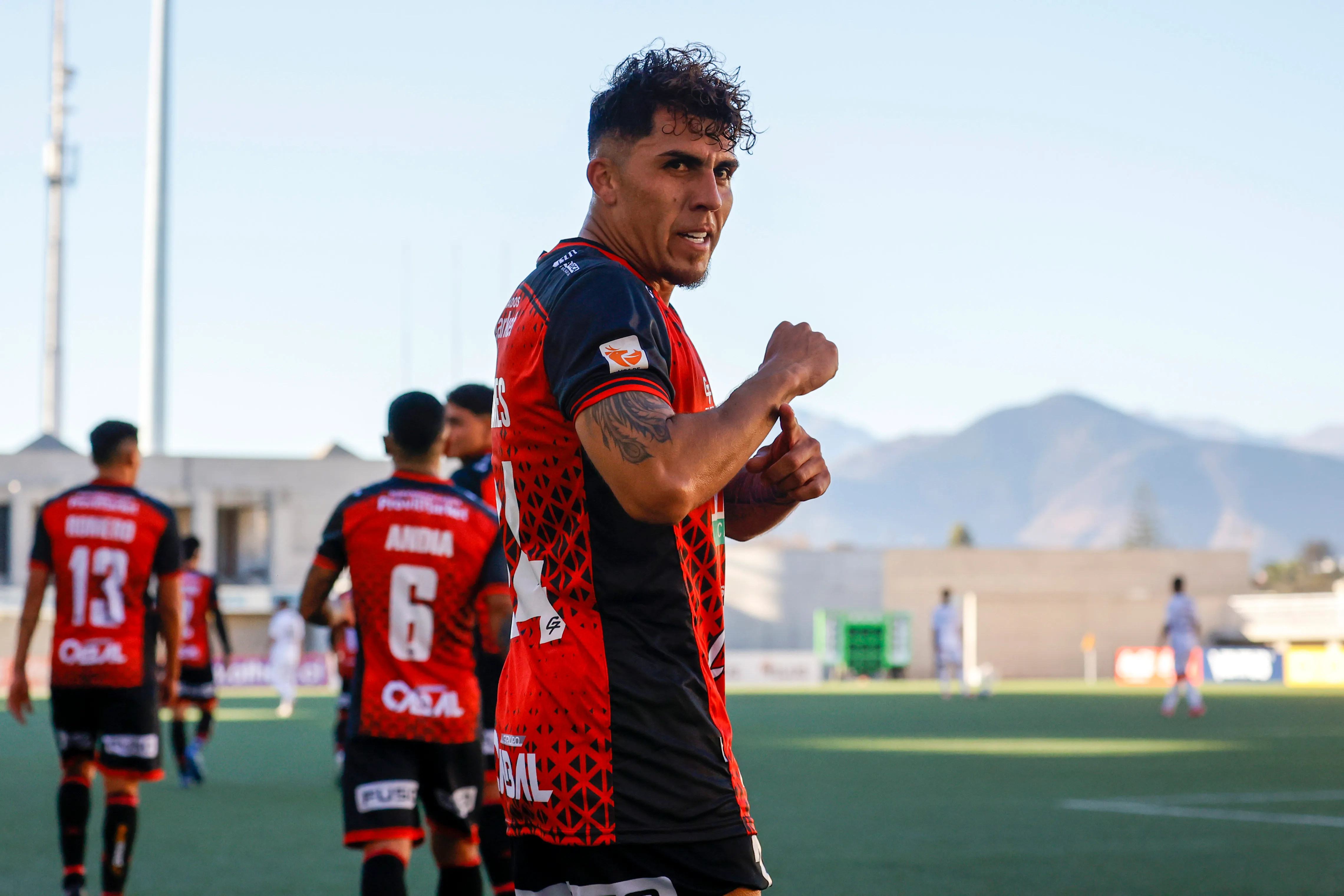 César Pinares jugó 42 partidos en Deportes Limache: anotó cuatro goles y regaló cinco asistencias. (Raul Zamora/Aton Chile).