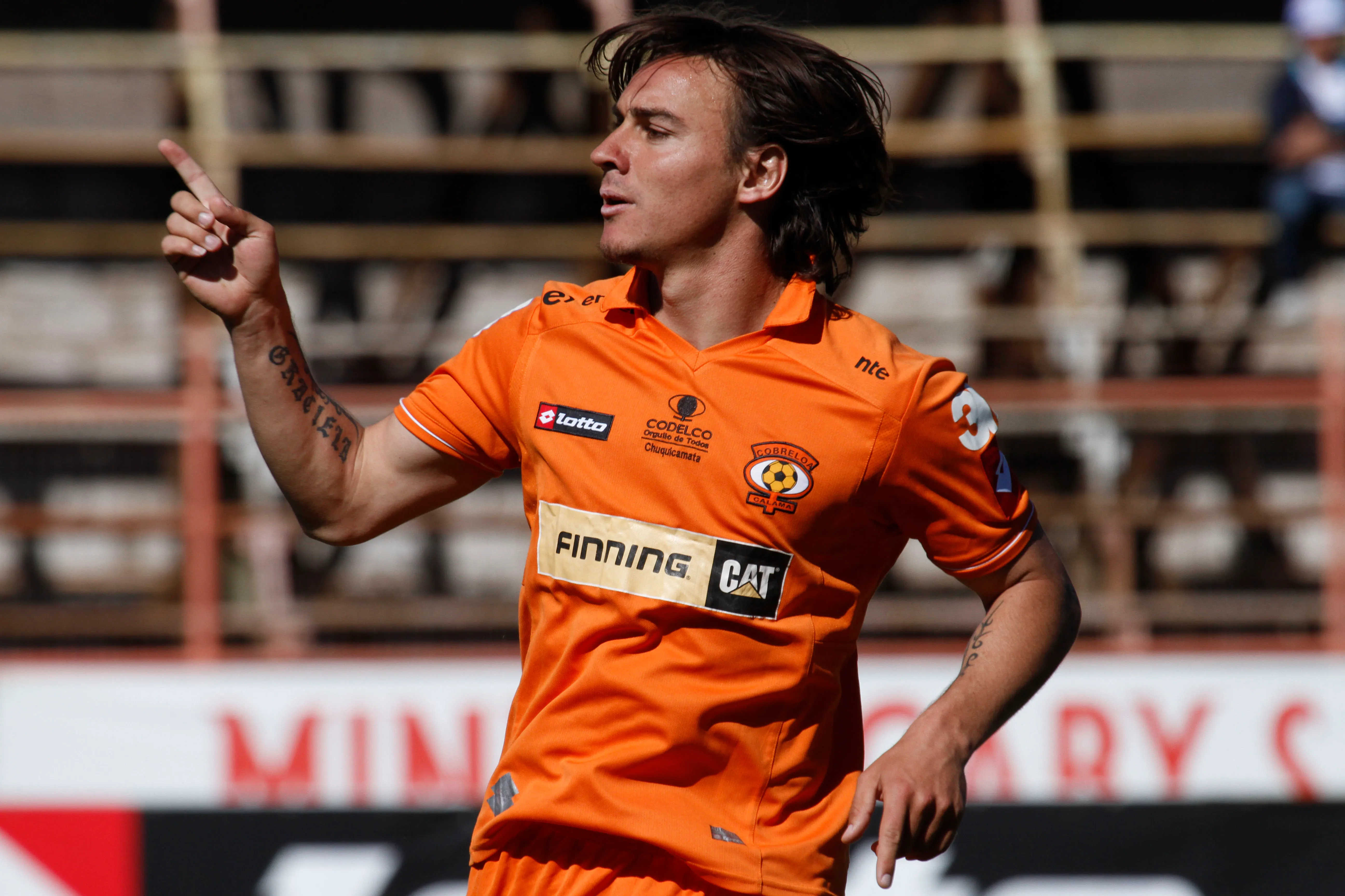 Sebastián Pol celebra un gol en Cobreloa en 2012: llegó a los naranjas desde Real Potosí de Bolivia. (Cristian Rudolffi/Photosport).