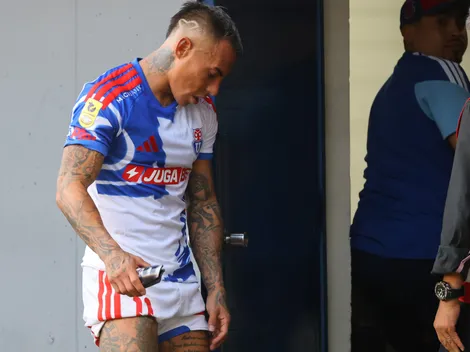 Eduardo Vargas recibe duro golpe en U de Chile