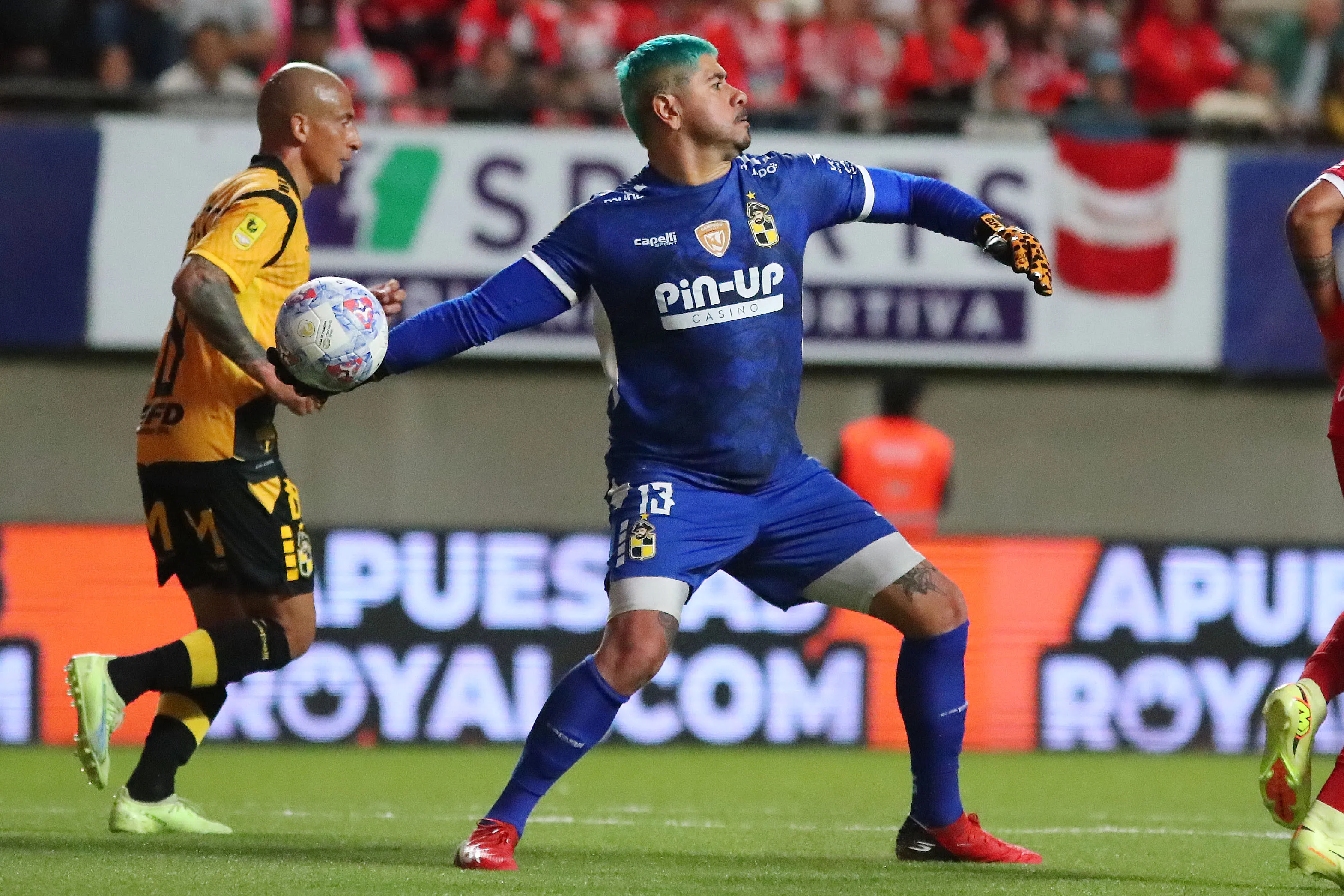 Diego Sánchez en el estadio Nicolás Chahuán Nazar. (Manuel Lema/Photosport).