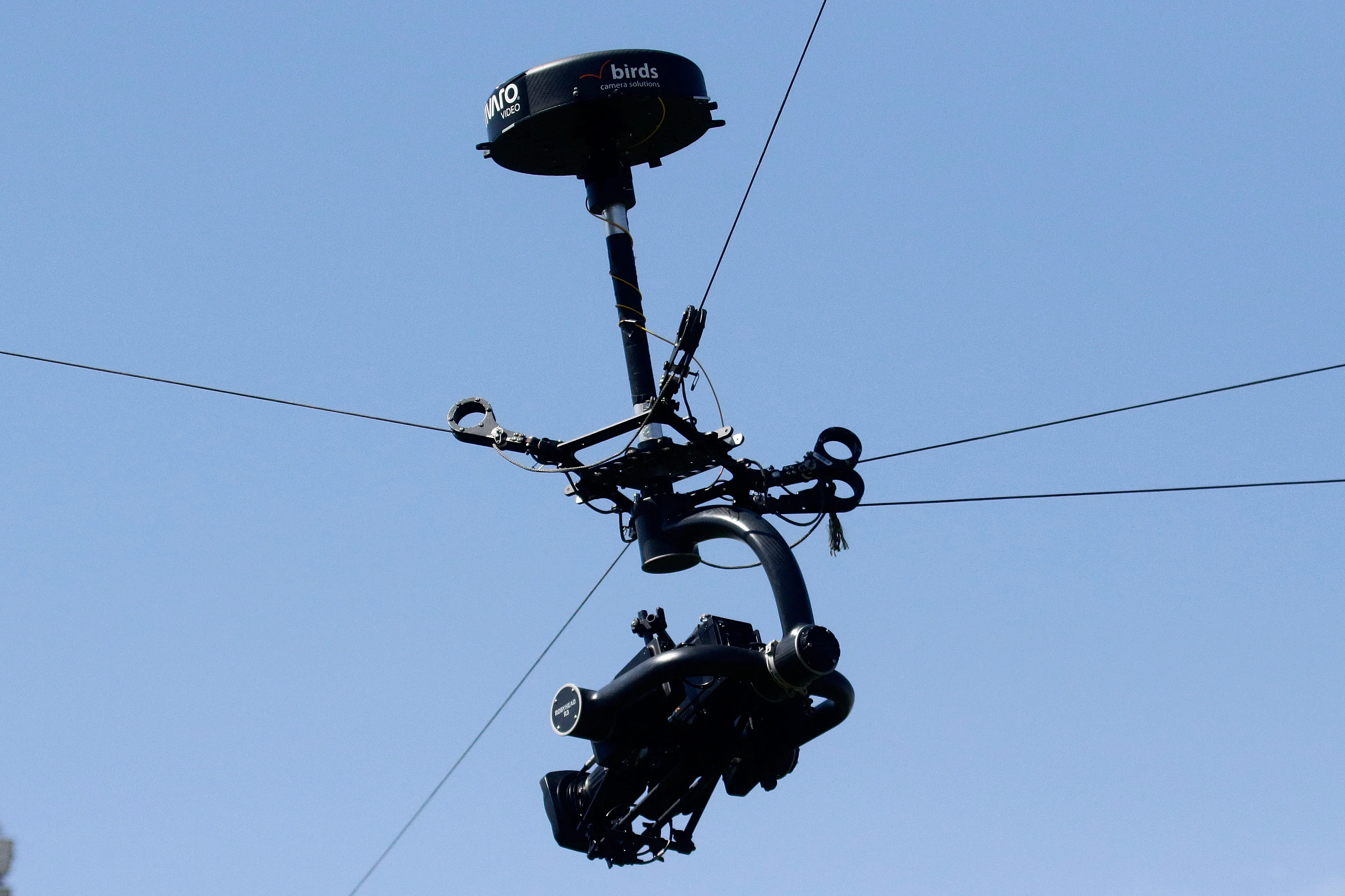 Full tecnología para el Clásico Universitario. Foto: Javier Salvo/Photosport