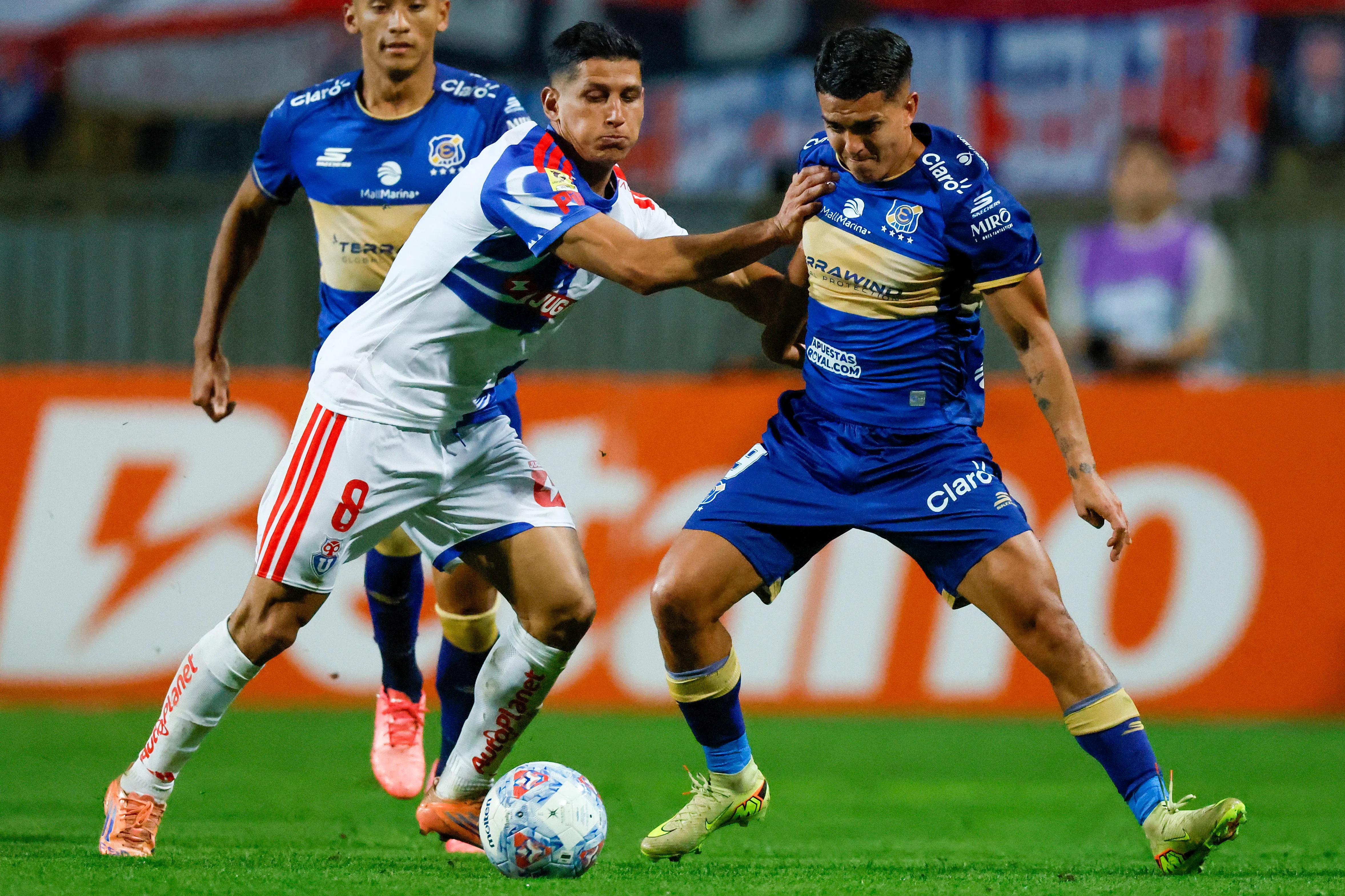 Israel Poblete es la alternativa para ser titular en la U. Foto: Andres Pina/Photosport