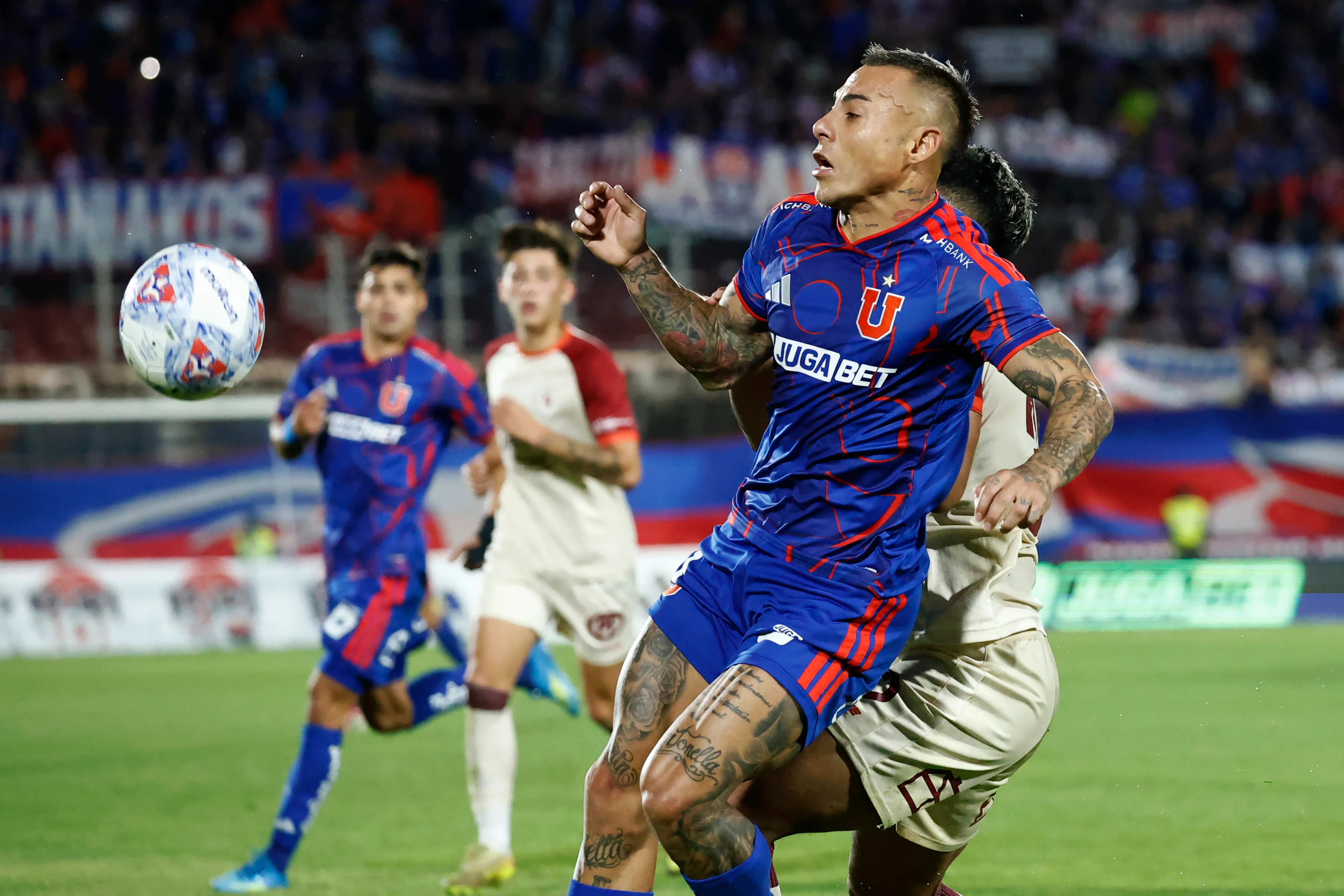 Eduardo Varga se lesionó ante Ñublense en Chillán. Foto: Dragomir Yankovic/Photosport