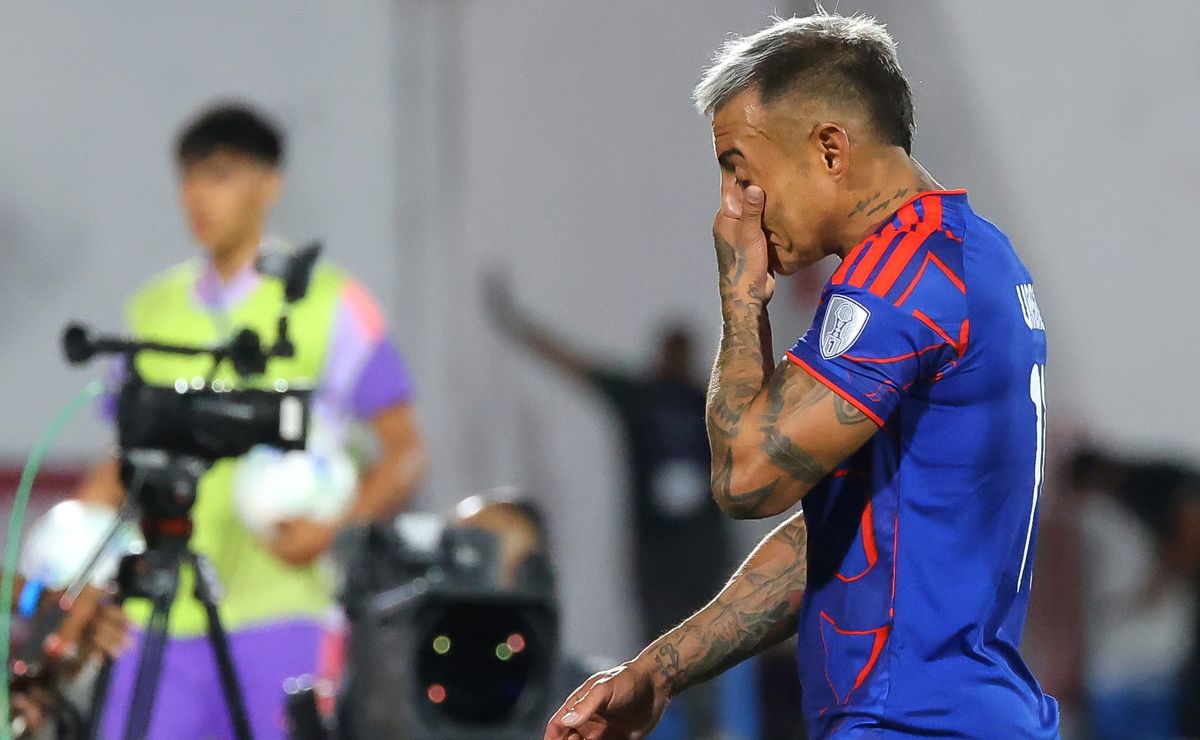 El misterio de Eduardo Vargas en U de Chile: citado ante la UC, pero “apartado” en la mañana