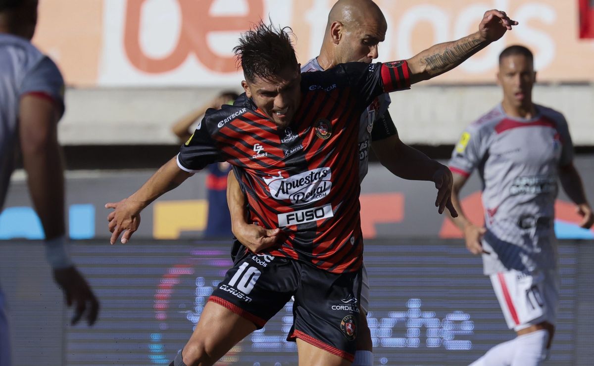 “Fue un gusto”: César Pinares rompe el silencio tras su salida de Limache