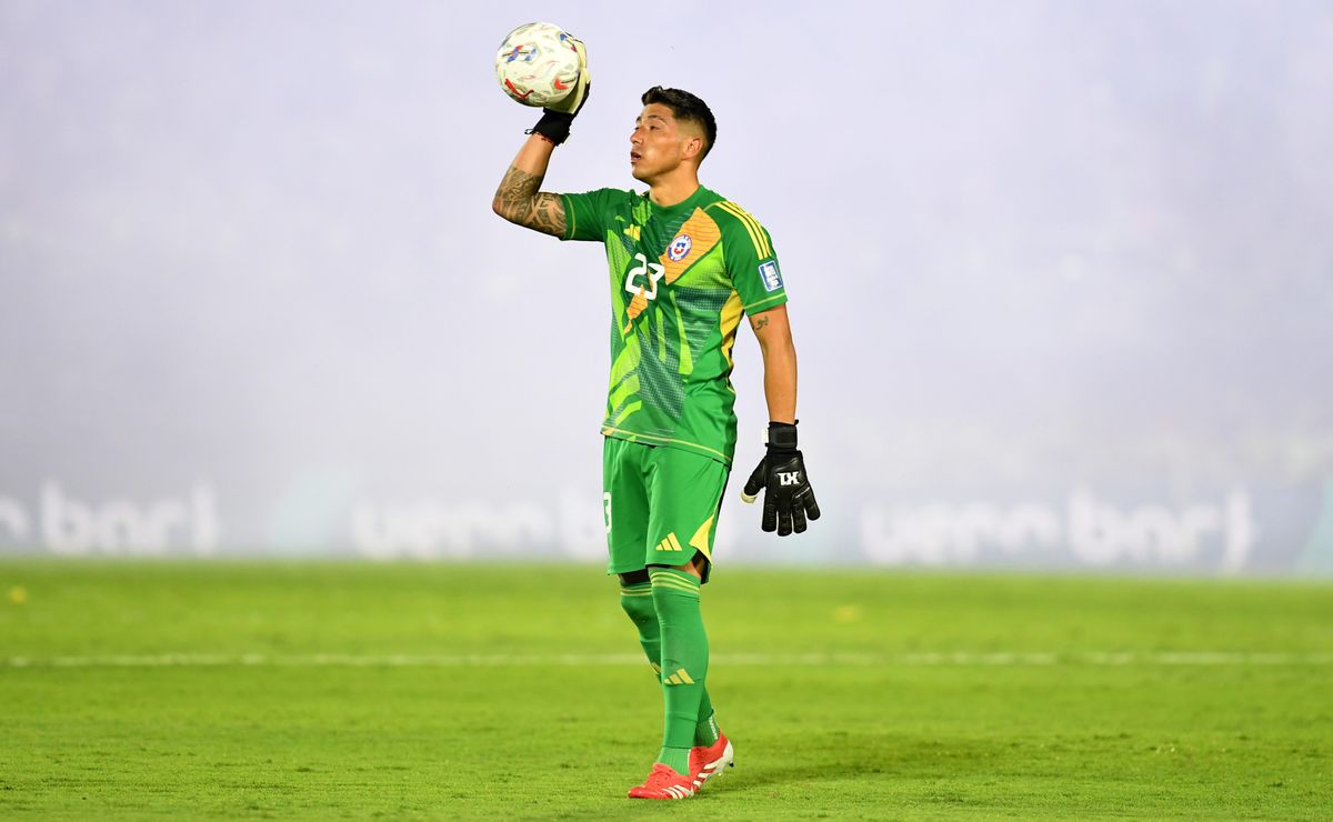 Desde Argentinos Juniors desmienten deuda con Brayan Cortés y le hacen tapa a Colo Colo