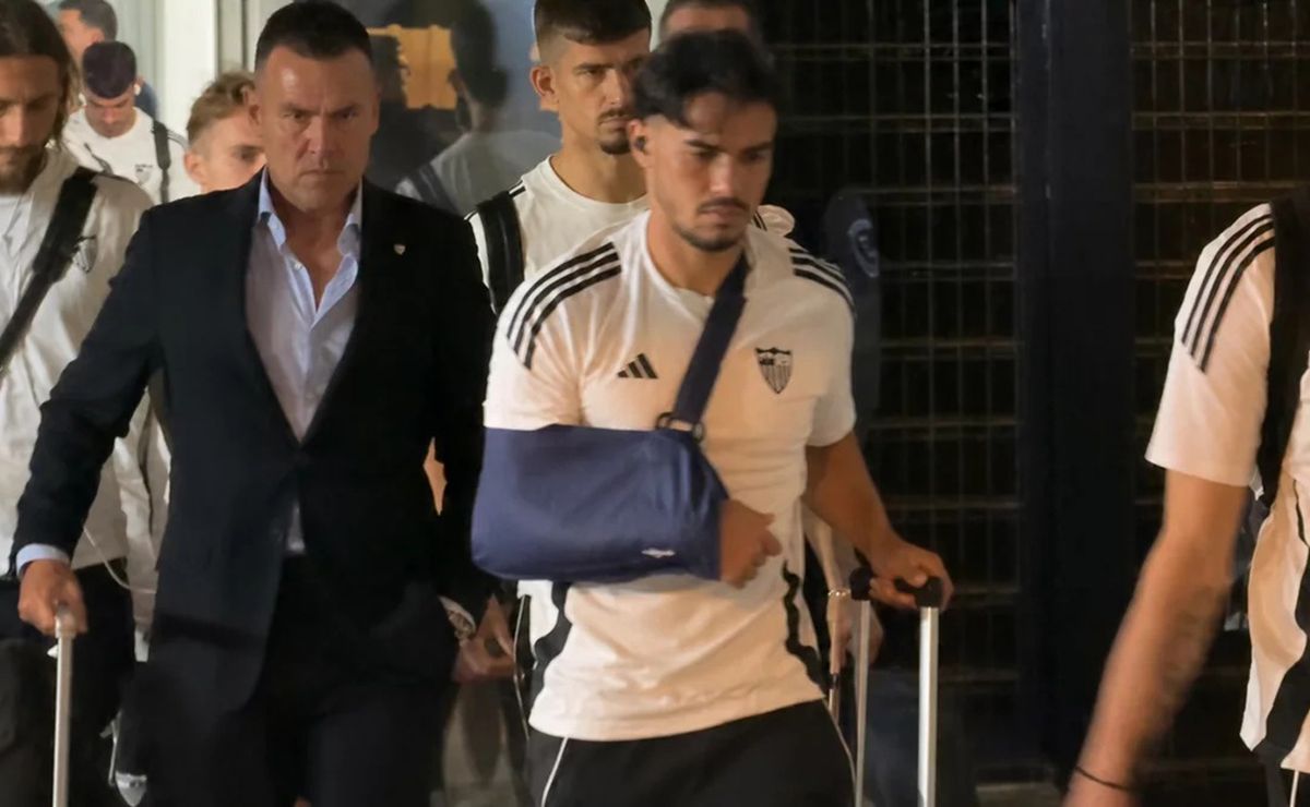 Sevilla tiene otra preocupación: Gabriel Suazo termina con cabestrillo tras dolorosa derrota
