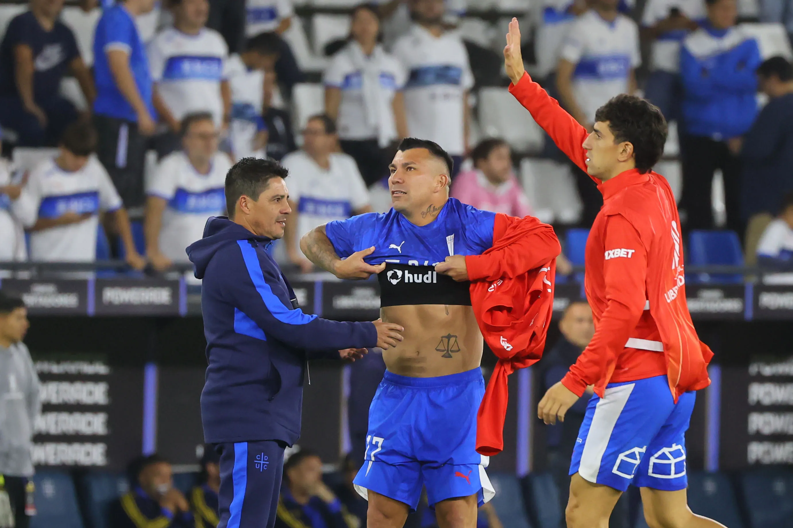 Gary tendrá que meterse las manos al bolsillo | Photosport