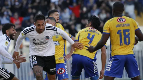 Javier Correa marcó el gol de Colo Colo en el tiempo de agregado.