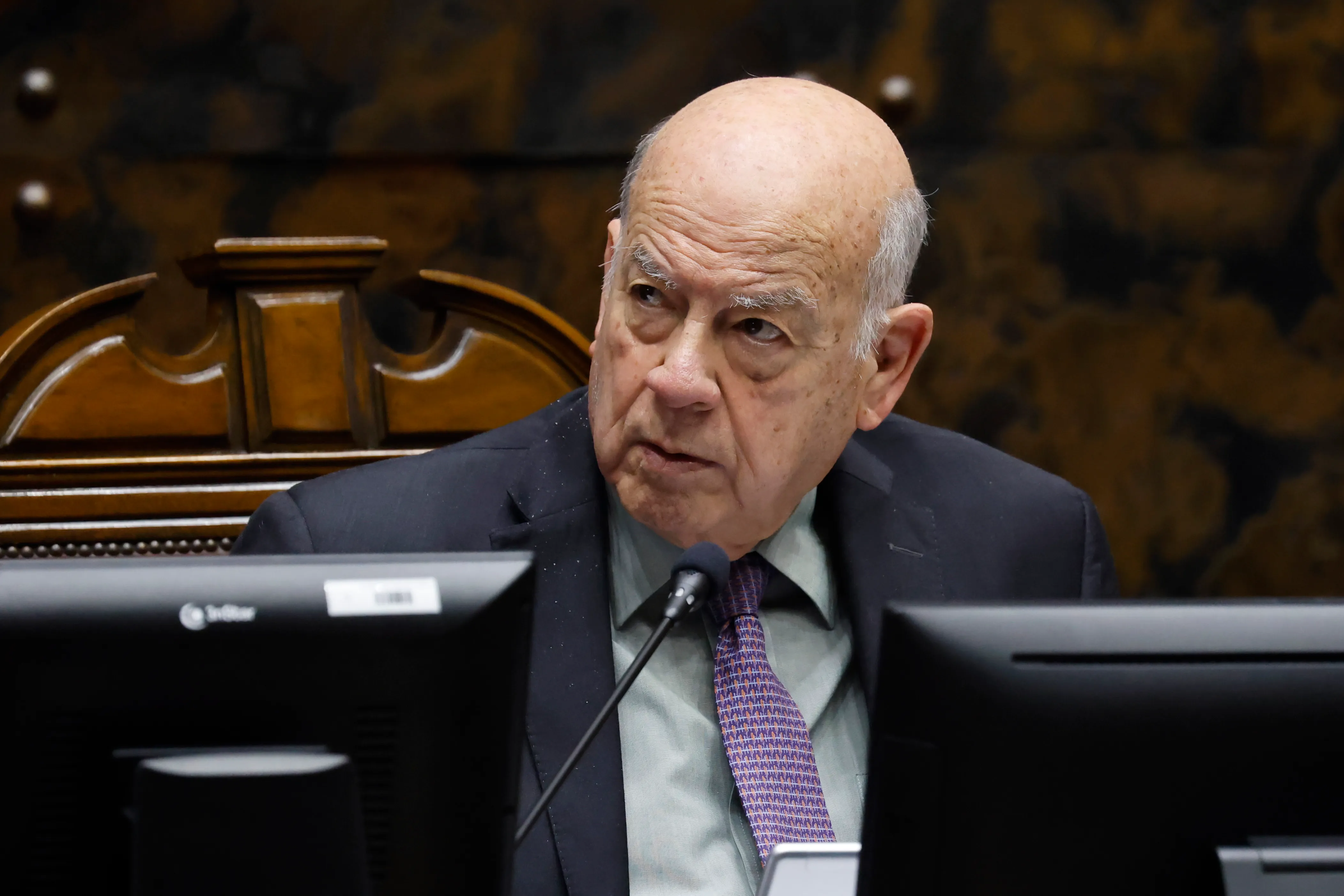 El exsenador José Miguel Insulza llega a Azul Azul | ATON Chile