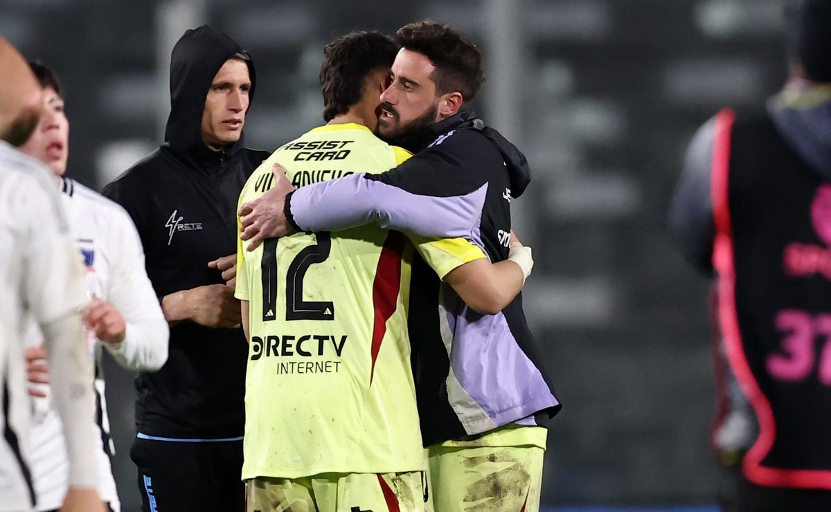 El incierto escenario en el que queda Eduardo Villanueva tras perder la pelea por el arco de Colo Colo