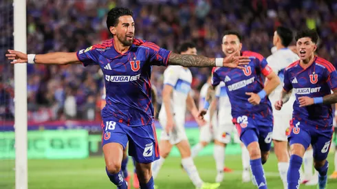 Juan Martín Lucero sigue celebrando su vuelta al gol en la U.