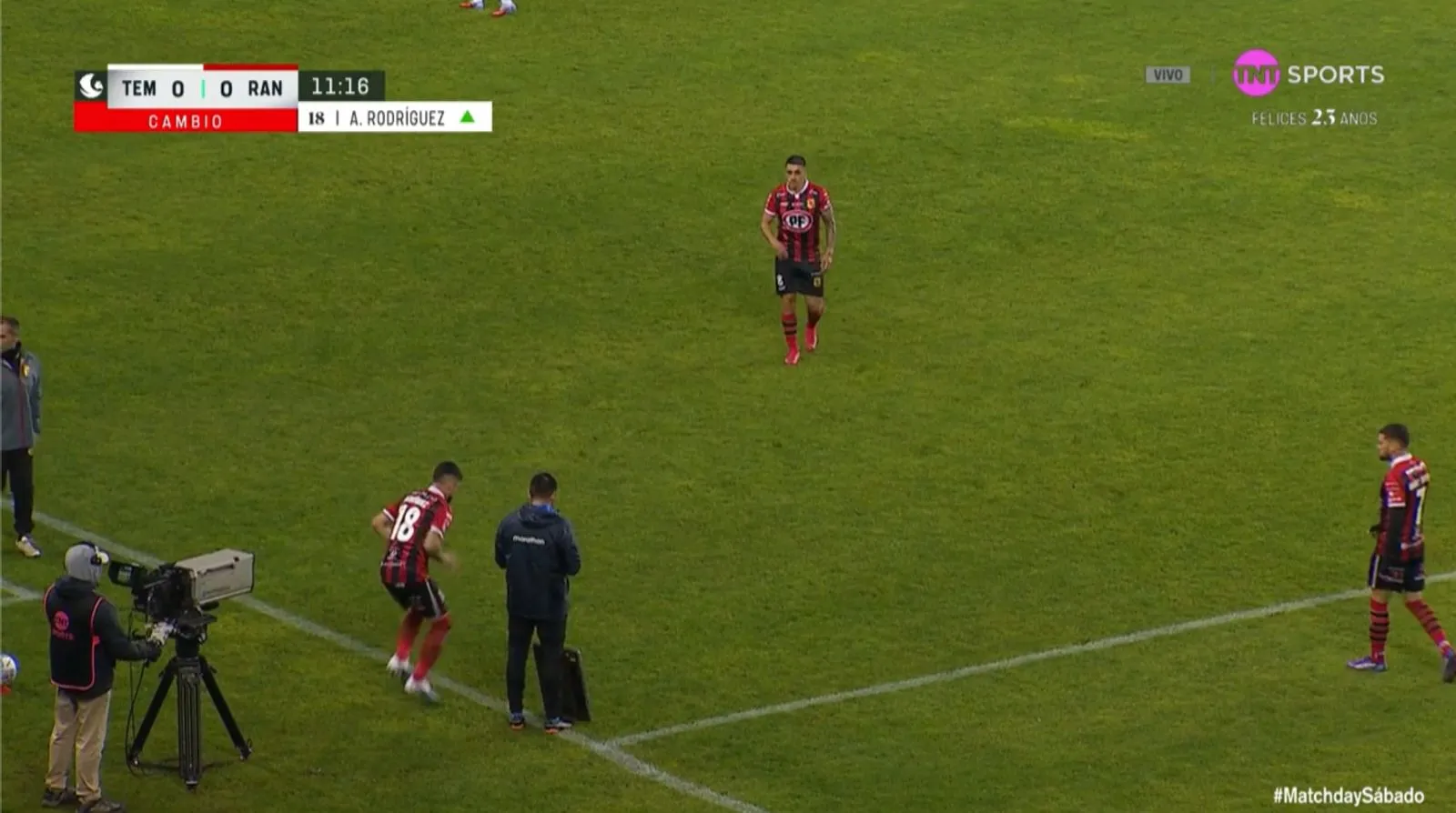 Alejandro Márquez salió lesionado vs Deportes Temuco. (Captura TNT Sports).