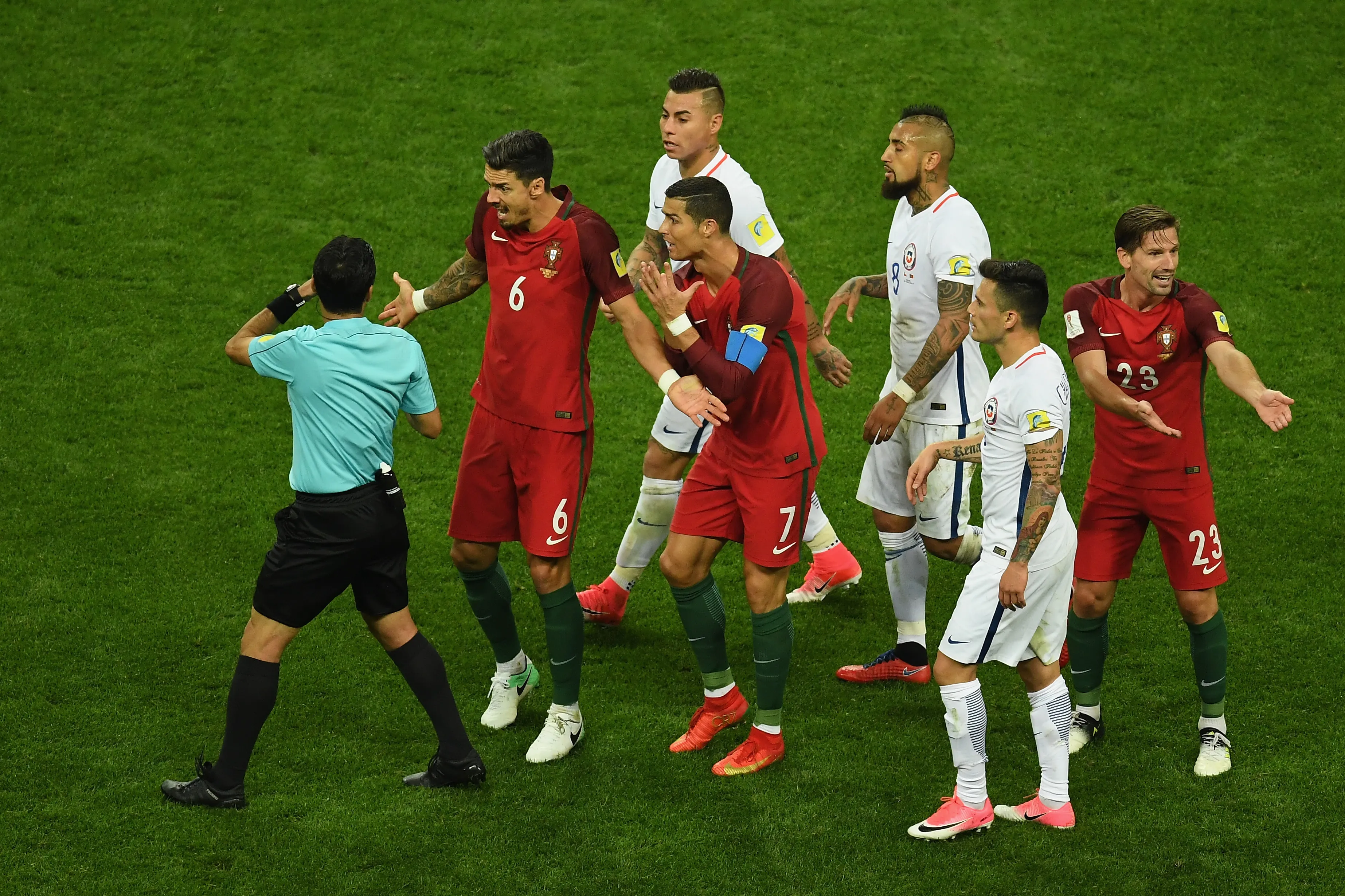 La Copa Confederaciones en 2017 fue la última vez que Cristiano Ronaldo enfrentó a la Roja.  (Photo by Laurence Griffiths/Getty Images)