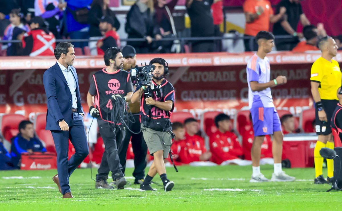 “Se pierden los códigos”: Johnny Herrera reclama por filtración de la arenga de Fernando Gago