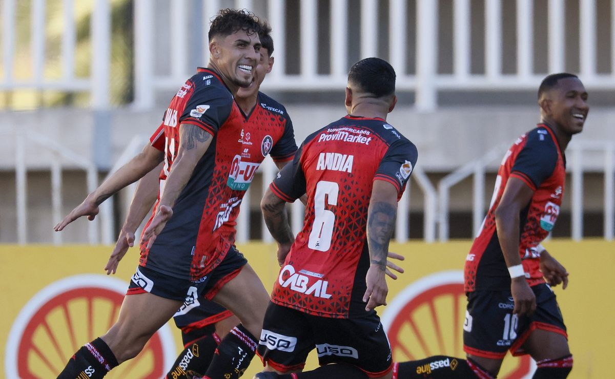 “Jugador importante, pero”: Plantel de Deportes Limache cuenta la firme sobre la salida de César Pinares