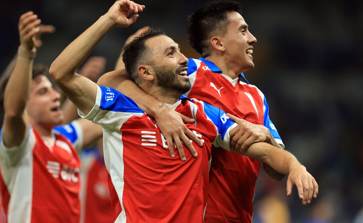 Pronósticos Barcelona vs Universidad Católica: los Cruzados buscan un golpe clave en Guayaquil