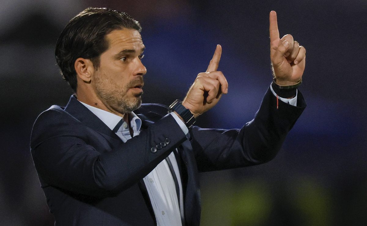 Sigue celebrando Fernando Gago: Eduardo Vargas regresa en U. de Chile ante La Serena