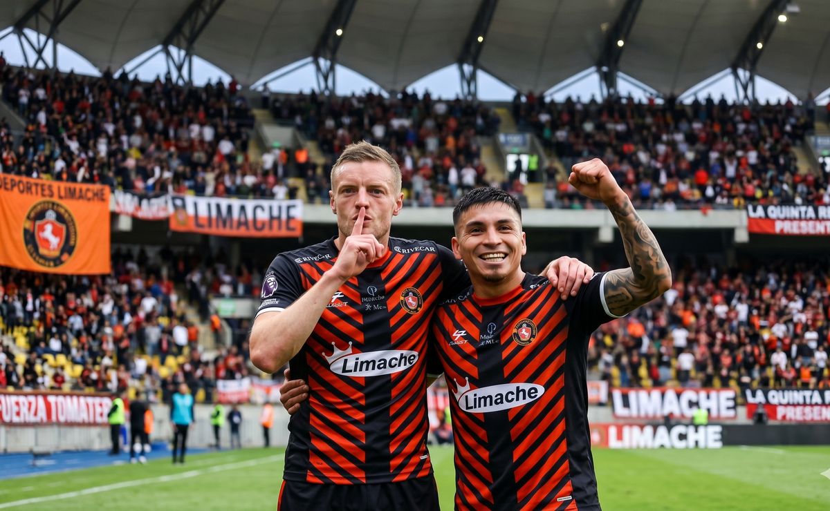 Van por la hazaña de Vardy y compañía: Deportes Limache quiere ser el Leicester chileno