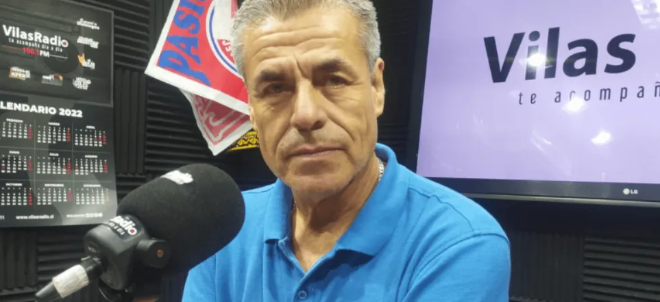 José Cantillana en su época de conductor radial. (Foto: Vilas Radio).