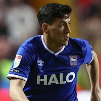 Un chileno está a 90 minutos de ascender a la Premier League