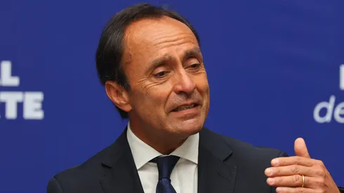 El Pollo Véliz le cambia el apodo al Kaiser Pizarro.