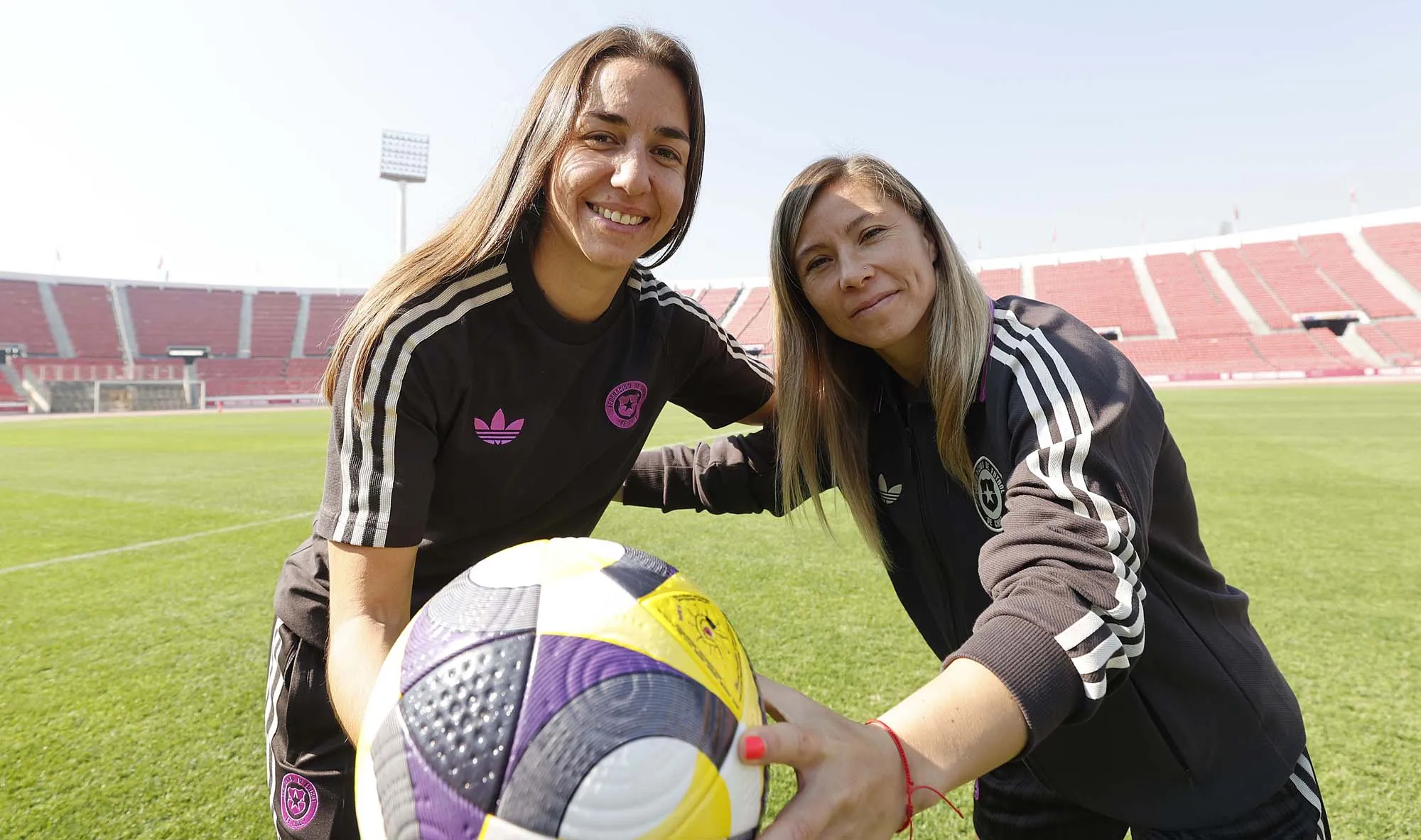 Con Yanara Aedo a la cabeza: anuncian oficialmente al Estadio Nacional como la casa de La Roja femenina. (Foto: Carlos Parra/FFCh)