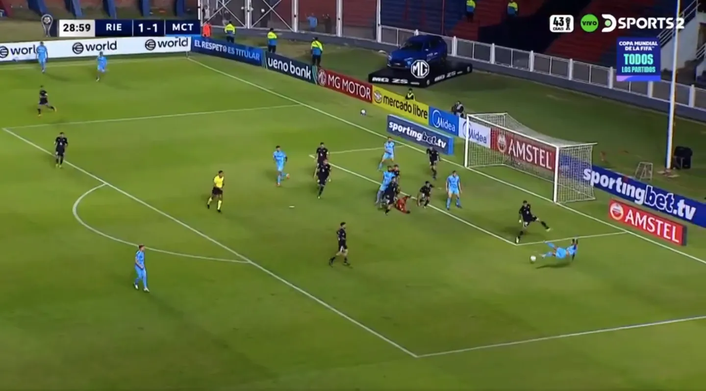 Aunque usted no lo crea está jugada no fue gol