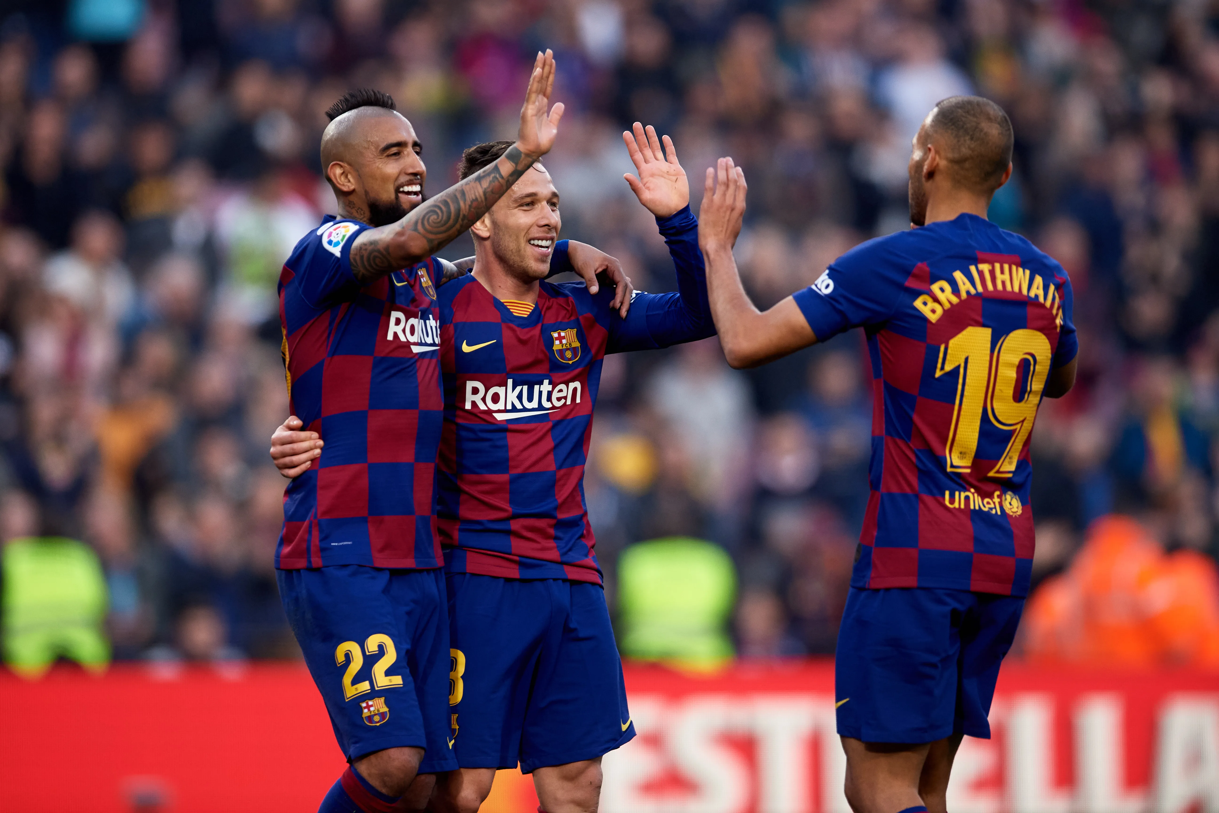 Vidal y el danés celebrando en España /Getty Images
