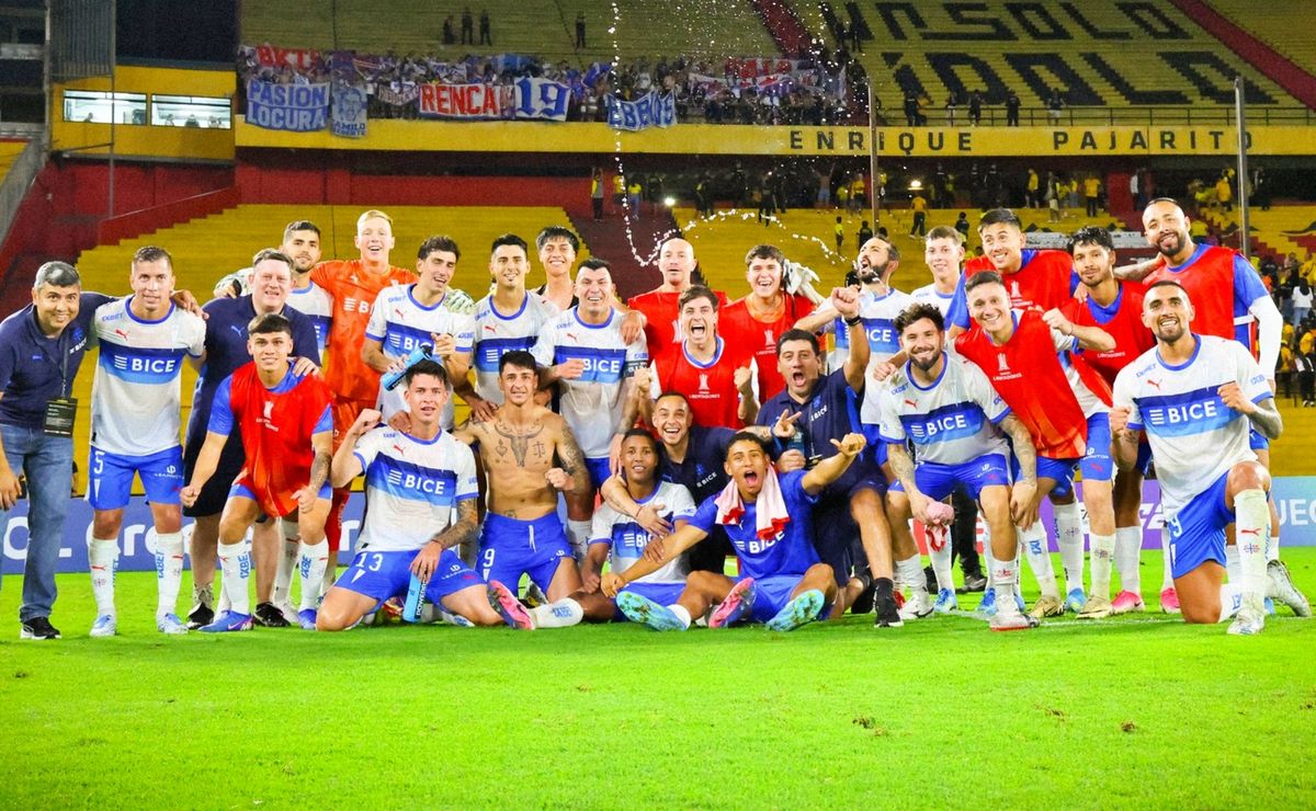 Nuevo criterio: La extraña razón por la que Católica es puntera de su grupo en la Copa Libertadores