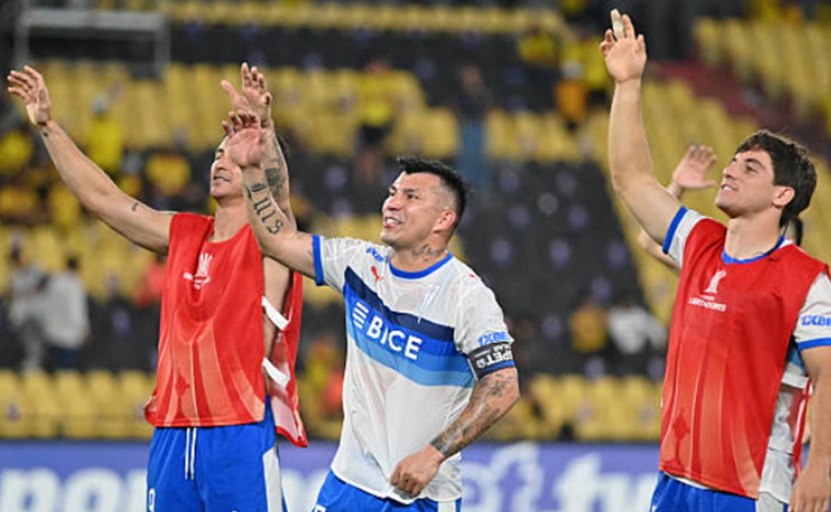 Gary Medel les muestra los dientes a Boca y Cruzeiro tras la gran victoria de la UC en Ecuador: “Estamos punteros y bien”