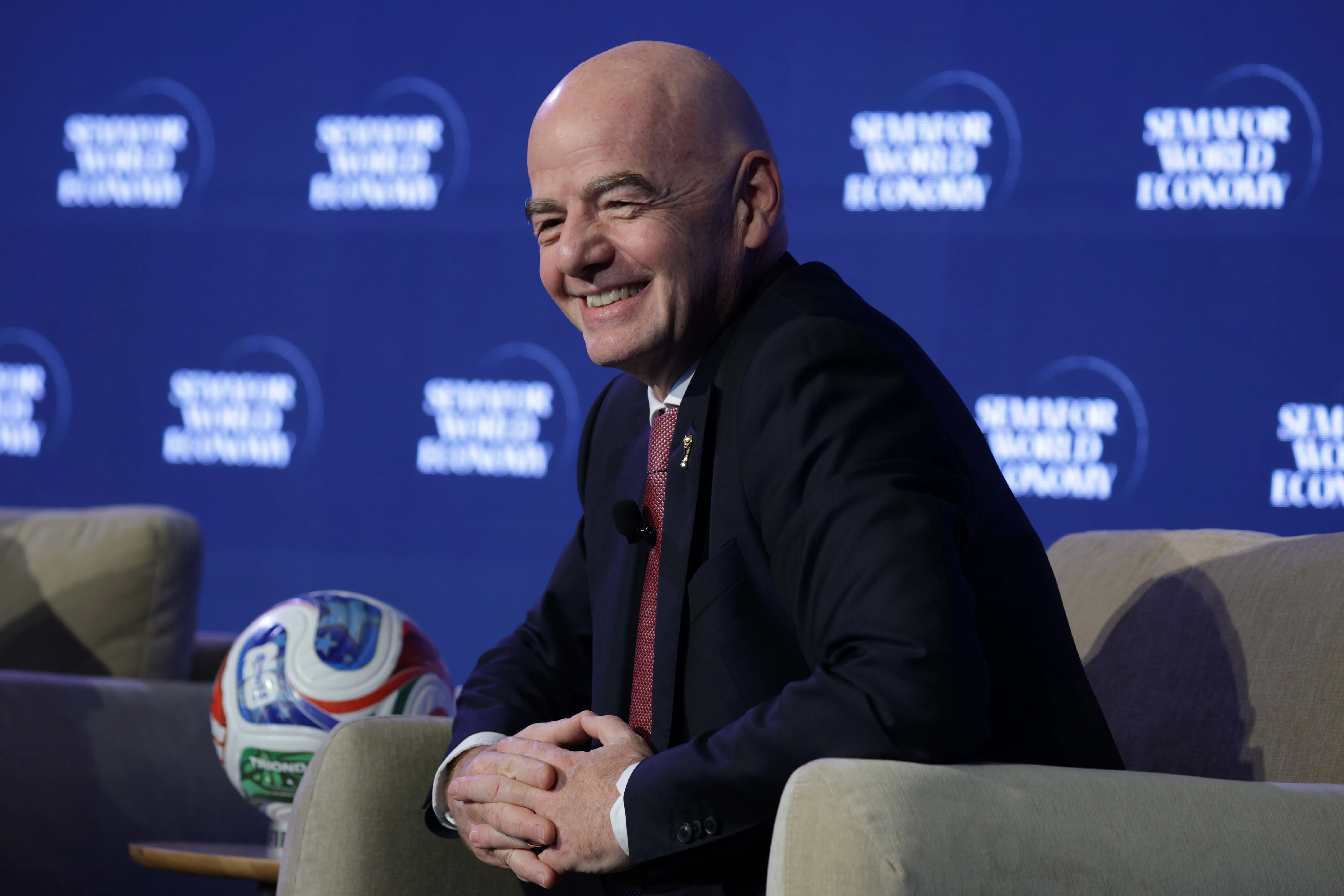 Gianni Infantino y la FIFA copiarían la “regla sub-21” para el resto del mundo. (Foto: Alex Wong/Getty Images)