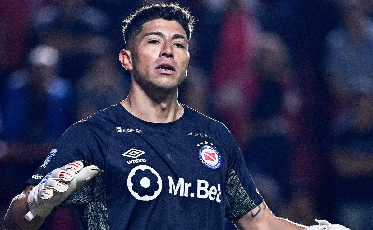 Brayan Cortés: Argentinos Juniors rechaza sondeo de Boca y activa plan para retener al arquero chileno — image 1