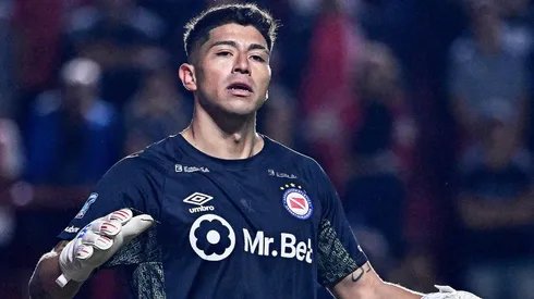 El portero que aun pertenece a Colo Colo empieza a llamar la atención en Argentina.