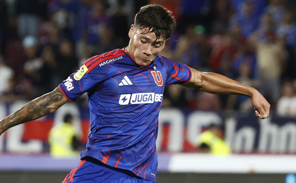 Lucas Barrera revela a su espejo en U de Chile: “Me aconseja bastante, trato de aprender de él”