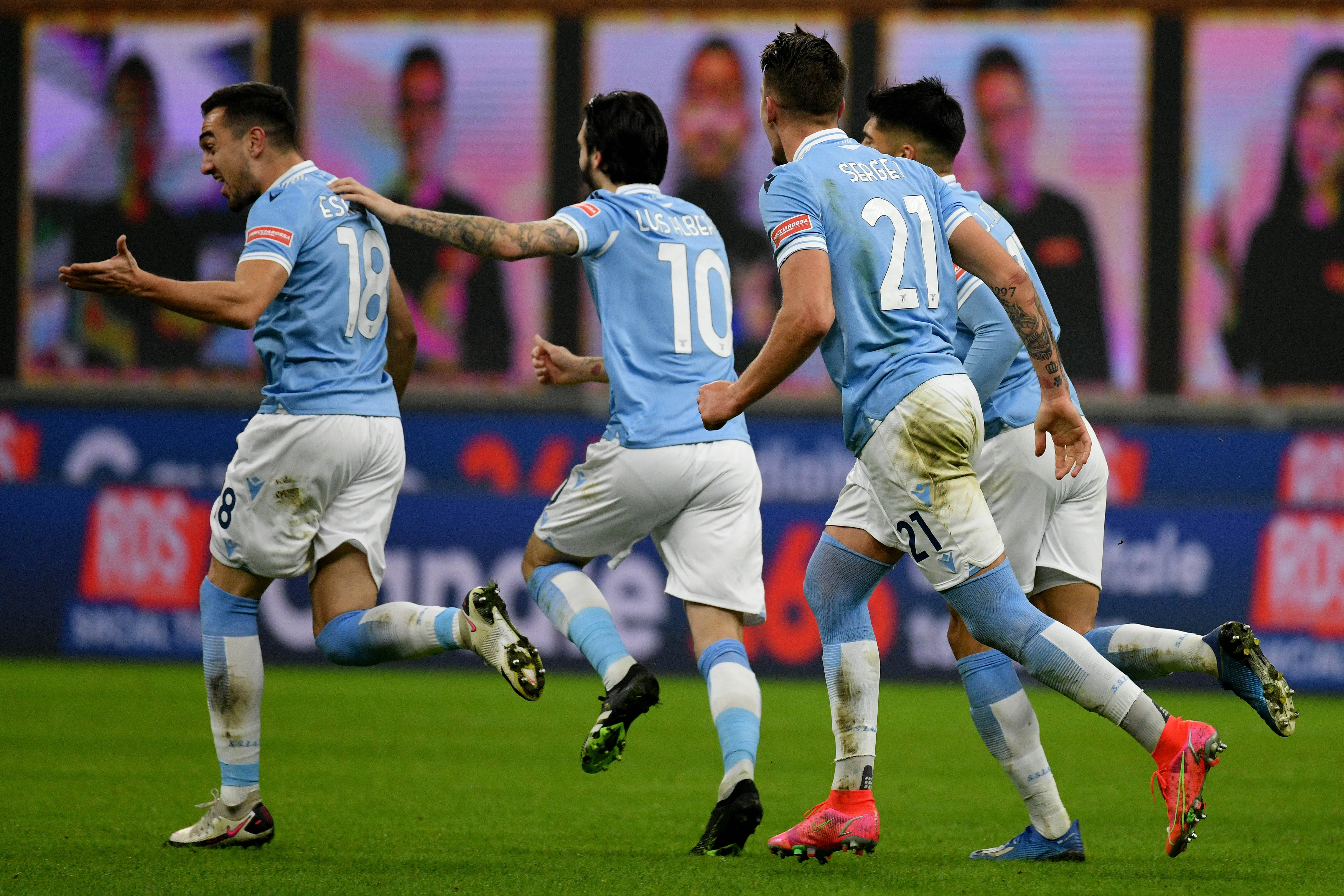 Gonzalo Escalante le anotó un gol al Inter de Milán y así lo celebró. (Marco Rosi – SS Lazio/Getty Images).
