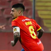 Tabla de la B: Unión Española celebra con torta ante Curicó