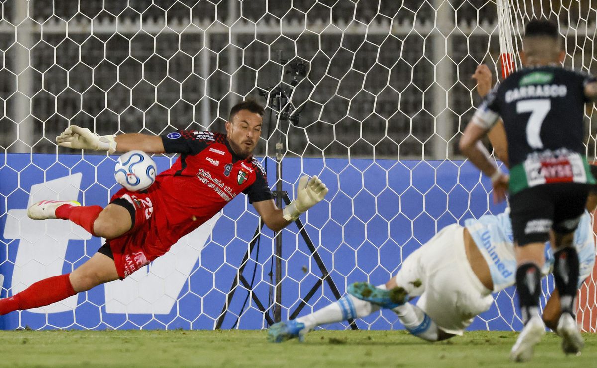 Fue figura en Copa Sudamericana, tapó tres penales, y ahora sorprende con confesión: “No destaque”