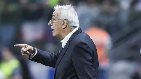 El uruguayo Jorge Fossati recibió un severo mensaje desde el administrador de Universitario.